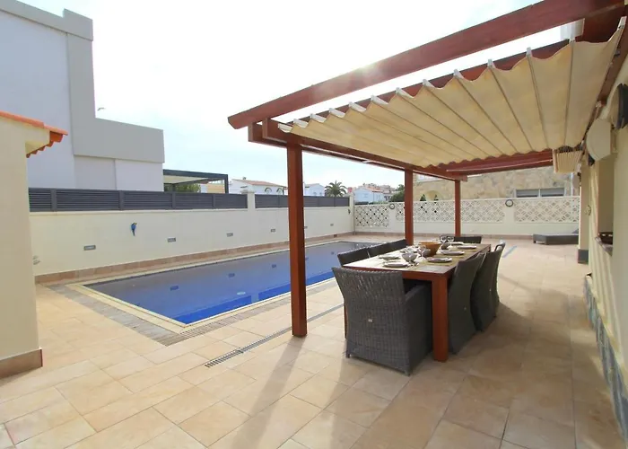 Leon Inmo Loro - 14157 Vila