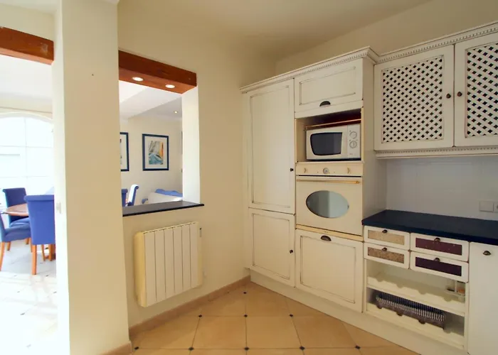 Leon Inmo Loro - 14157 Vila Empuriabrava