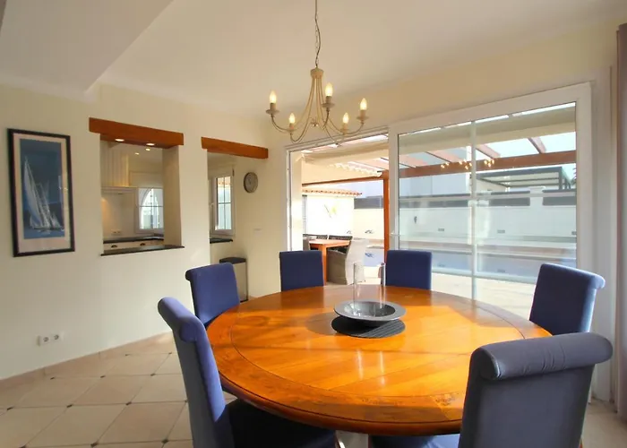 Vila Leon Inmo Loro - 14157 Empuriabrava