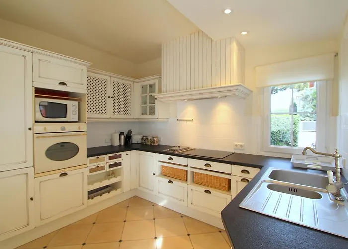 Leon Inmo Loro - 14157 Vila