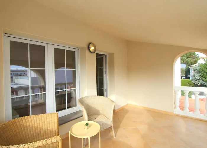 Leon Inmo Loro - 14157 Vila